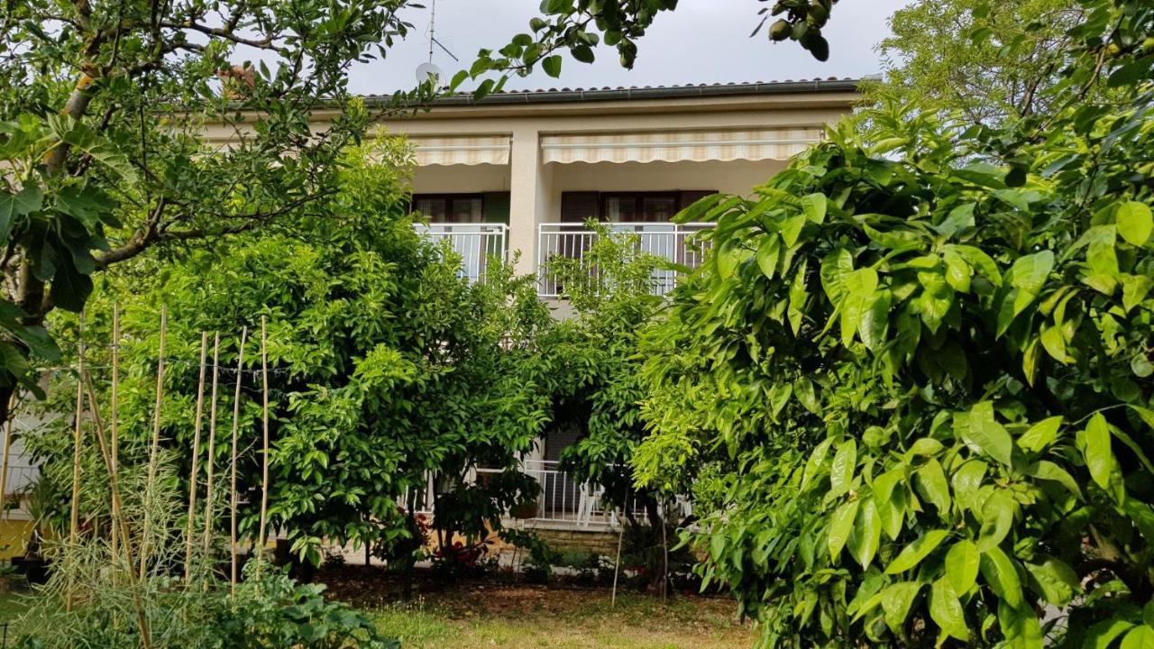Apartments Ana Medulin Exterior photo