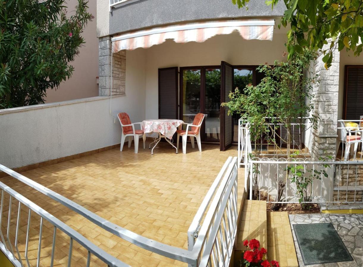 Apartments Ana Medulin Exterior photo